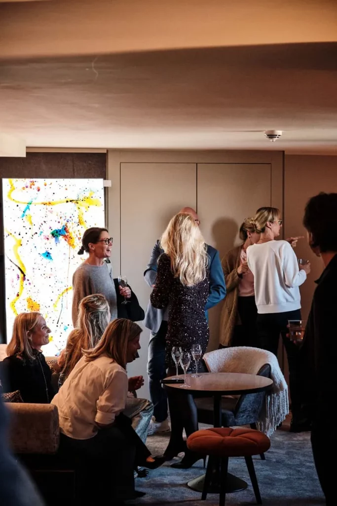 SOCIAL GALLERY NIGHT im Wasserturm Hotel Cologne 11 Sascha DahlSocial Gallery Night Wasserturm Ruesing fotografie LRF9499 ergebnis