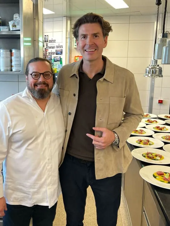 Zwischen Kunst, Kulinarik und Begegnungen 15 sascha dahl artdinner privat dining koeln 028