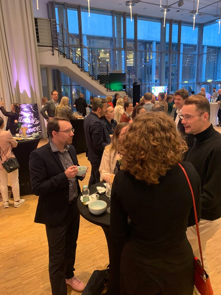 Danke Hannover! Eröffnung der Sascha Dahl Art Suite 17 Sascha Dahl Eroeffnung Art Suite Sheraton Pelikan Hotel 0004