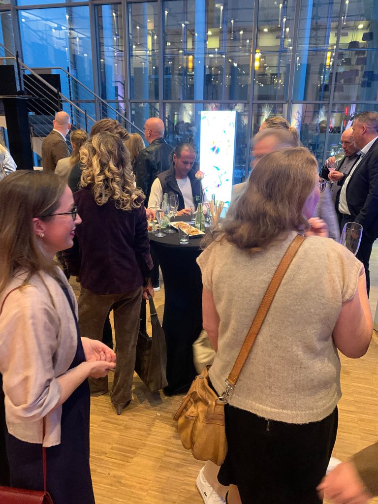 Danke Hannover! Eröffnung der Sascha Dahl Art Suite 19 Sascha Dahl Eroeffnung Art Suite Sheraton Pelikan Hotel 0007