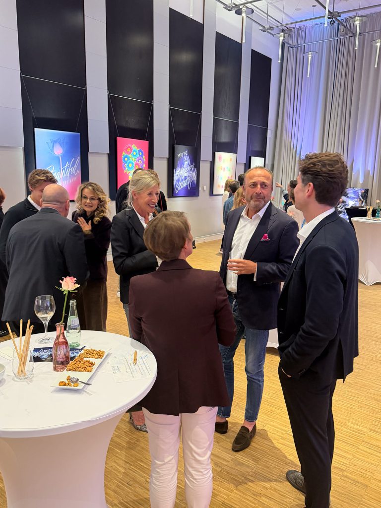 Danke Hannover! Eröffnung der Sascha Dahl Art Suite 13 Sascha Dahl Eroeffnung Art Suite Sheraton Pelikan Hotel 0013